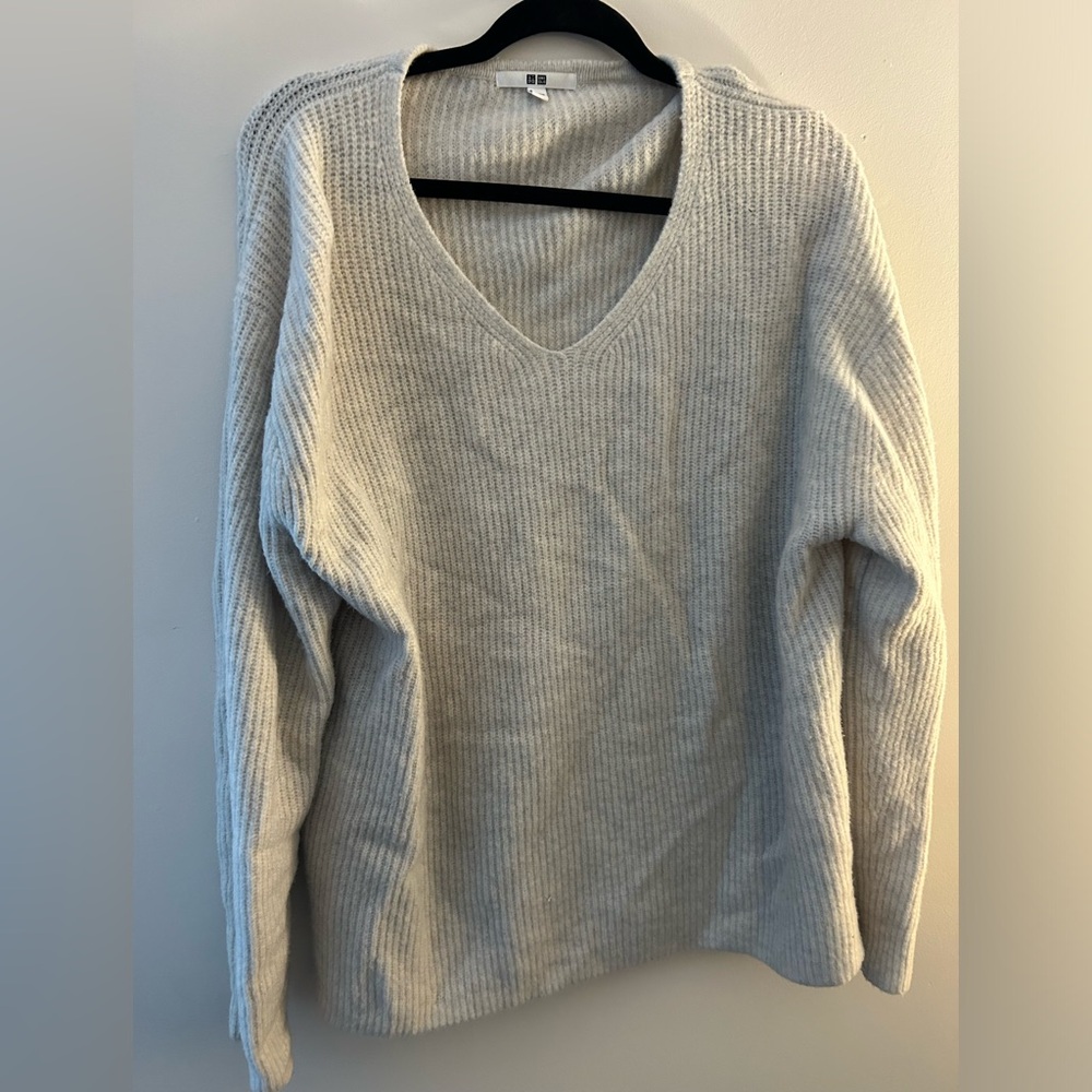 Uniqlo grey xl sweater
